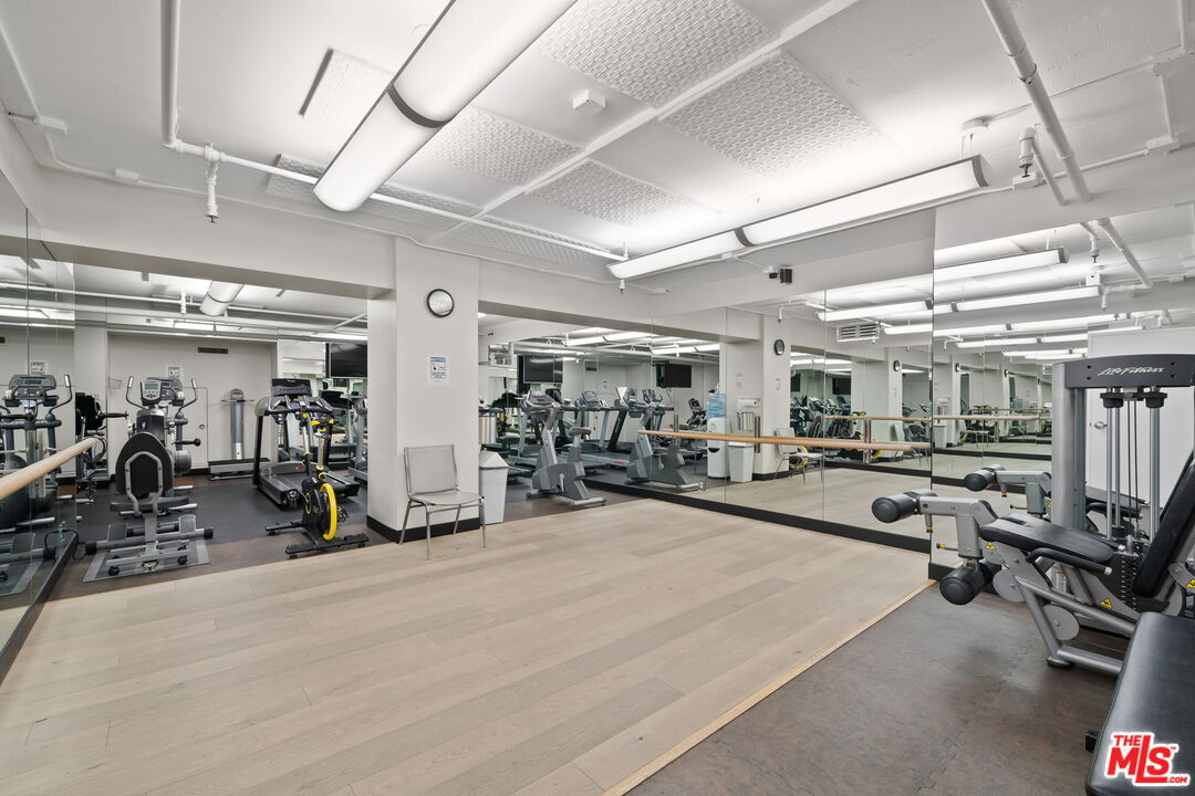 10375 Wilshire Blvd Unit: 9HK