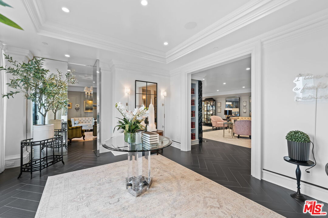 10375 Wilshire Blvd Unit: 9HK