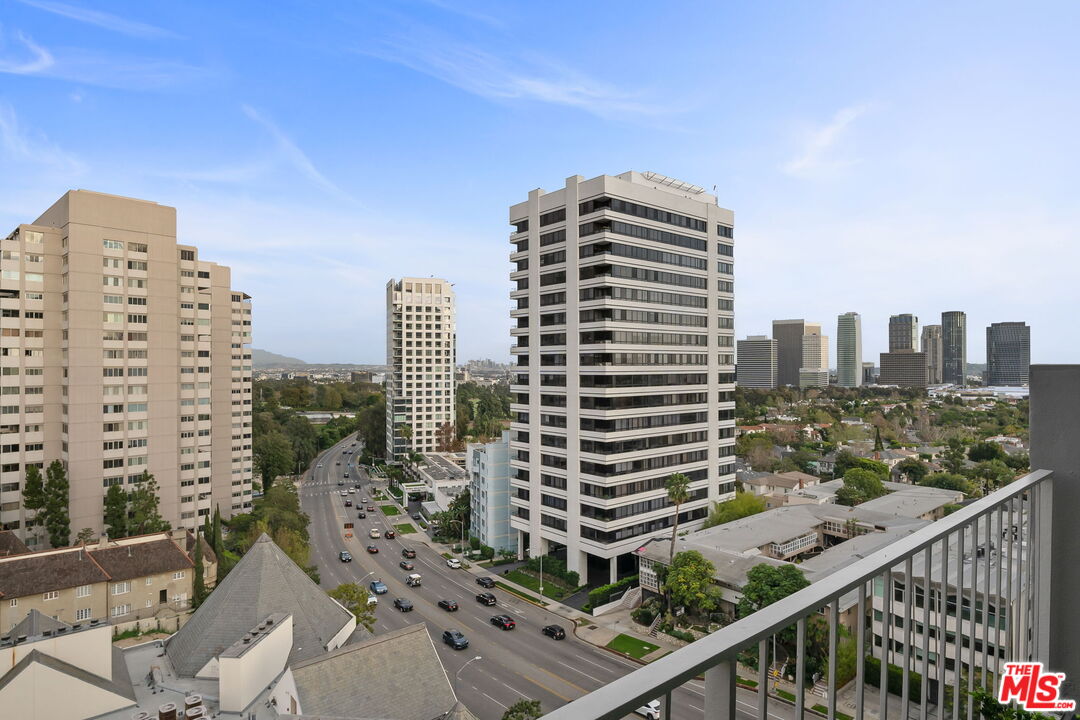 10375 Wilshire Blvd Unit: 9HK