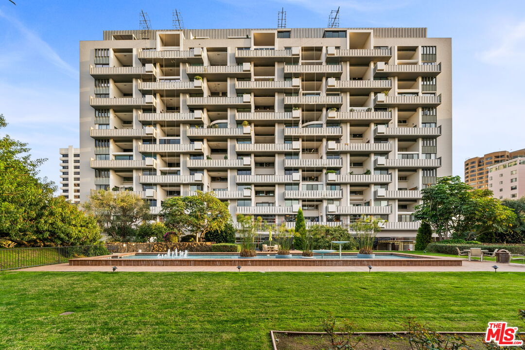 10375 Wilshire Blvd Unit: 9HK