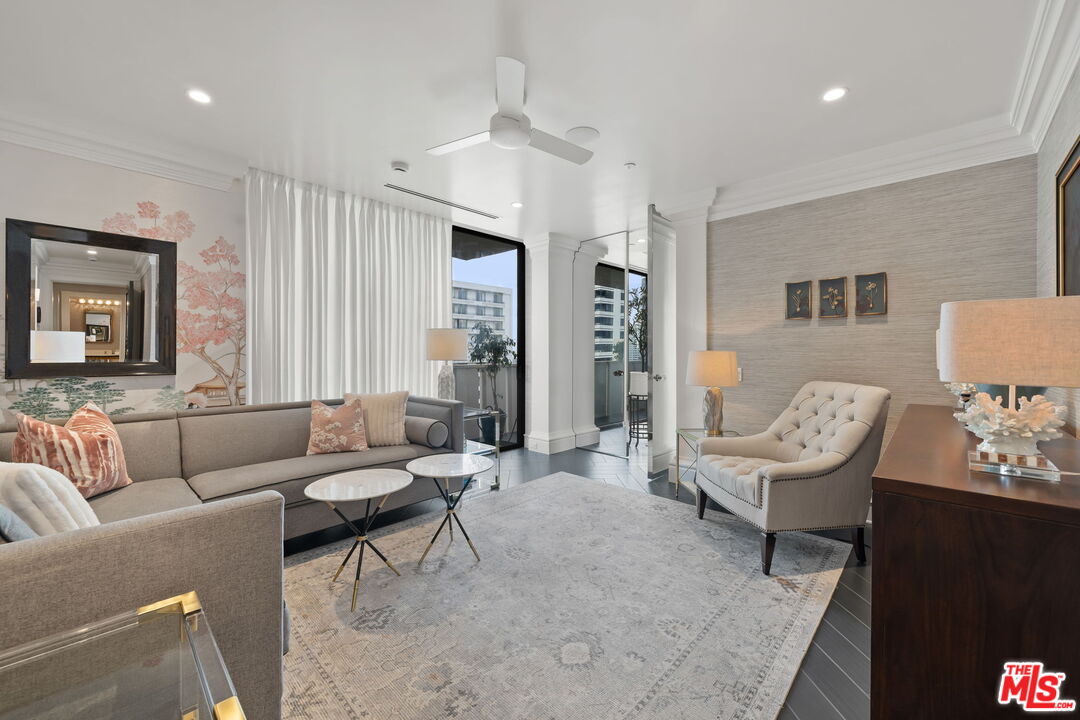 10375 Wilshire Blvd Unit: 9HK