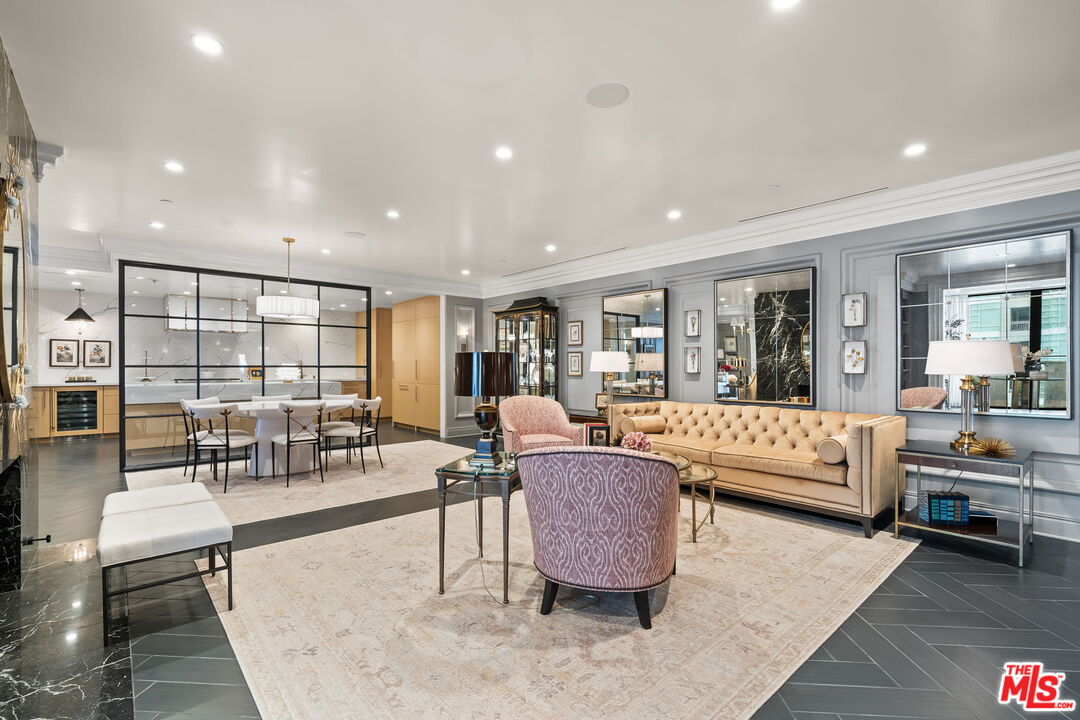 10375 Wilshire Blvd Unit: 9HK