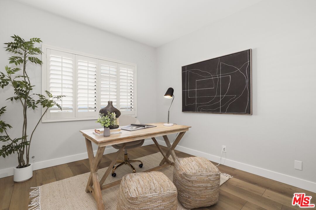 1049 16th St Unit: 5