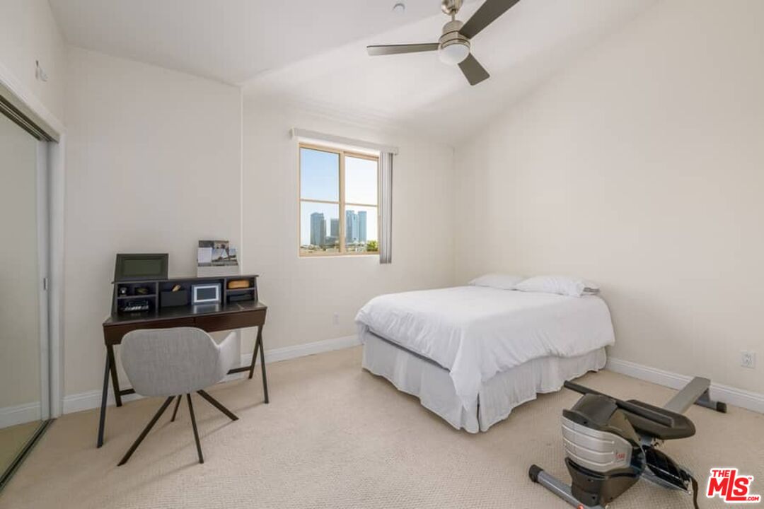 10617 EASTBORNE AVE Unit: PH2