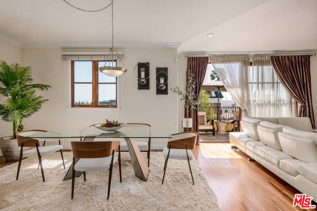 10617 EASTBORNE AVE Unit: PH2