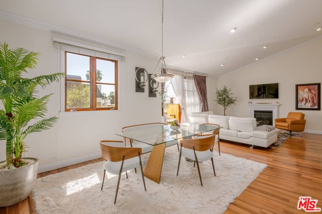 10617 EASTBORNE AVE Unit: PH2