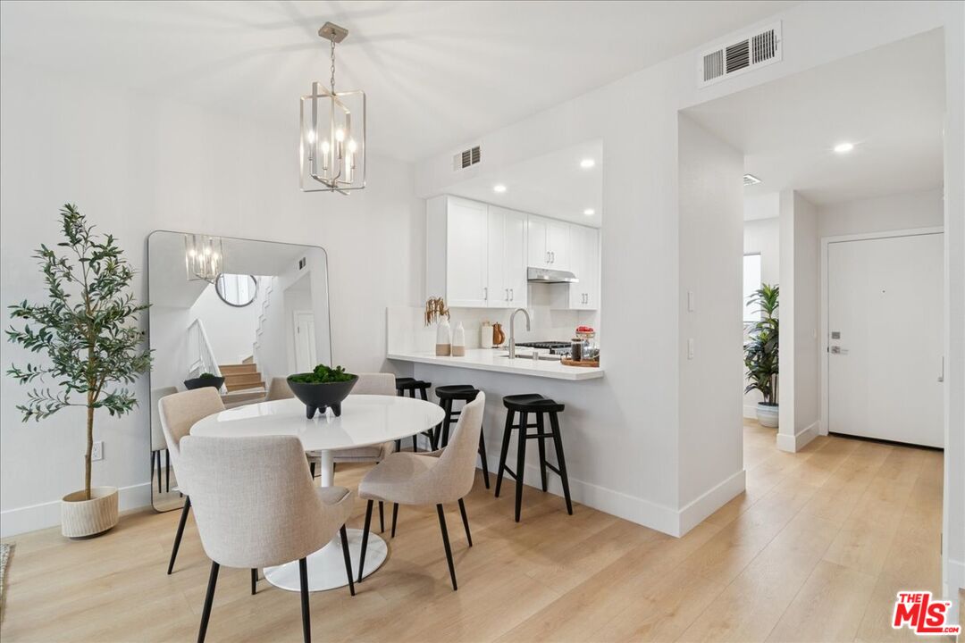 1830 Colby Ave Unit: 2