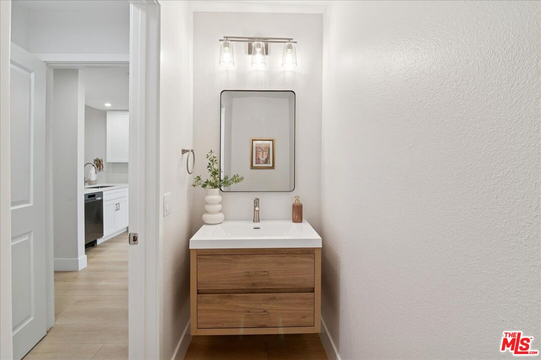 1830 Colby Ave Unit: 2