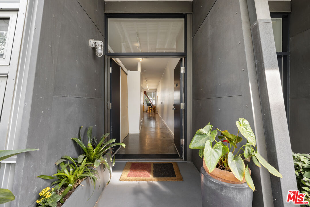 615 Hampton Dr Unit: B104