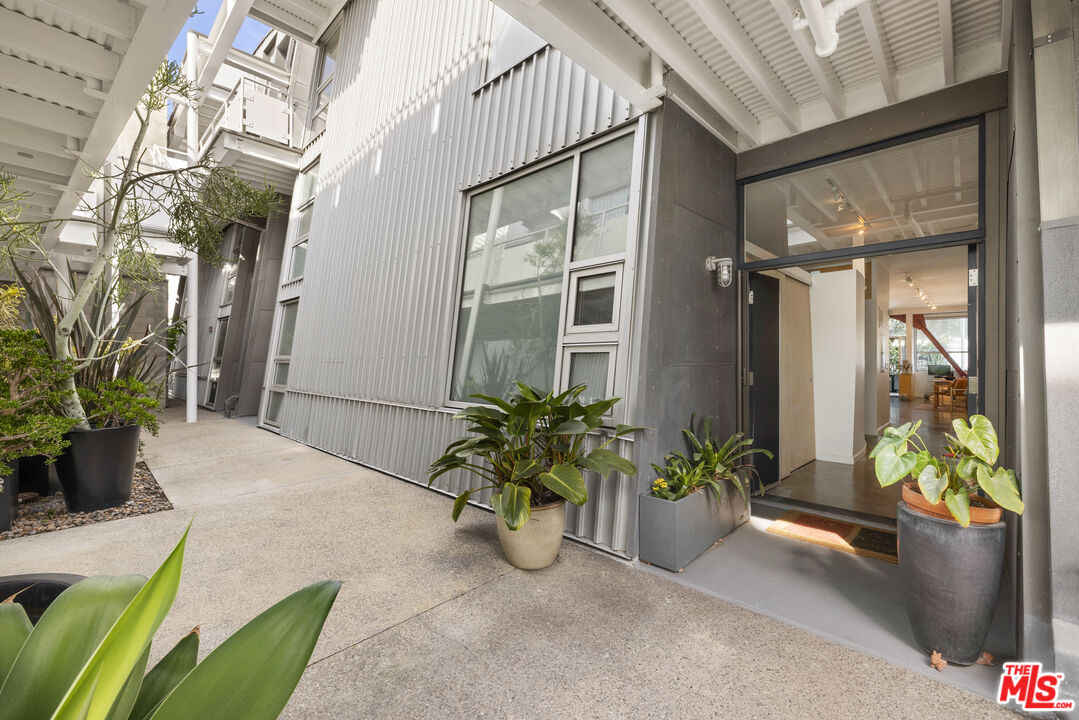 615 Hampton Dr Unit: B104
