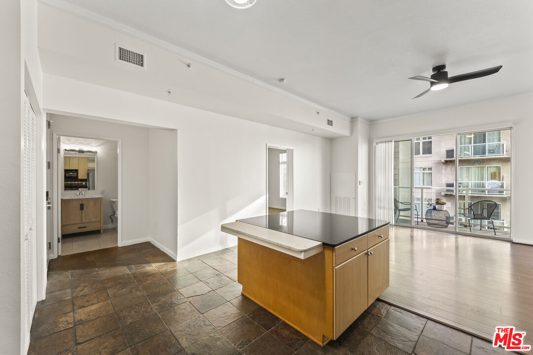 388 E Ocean Blvd Unit: 304