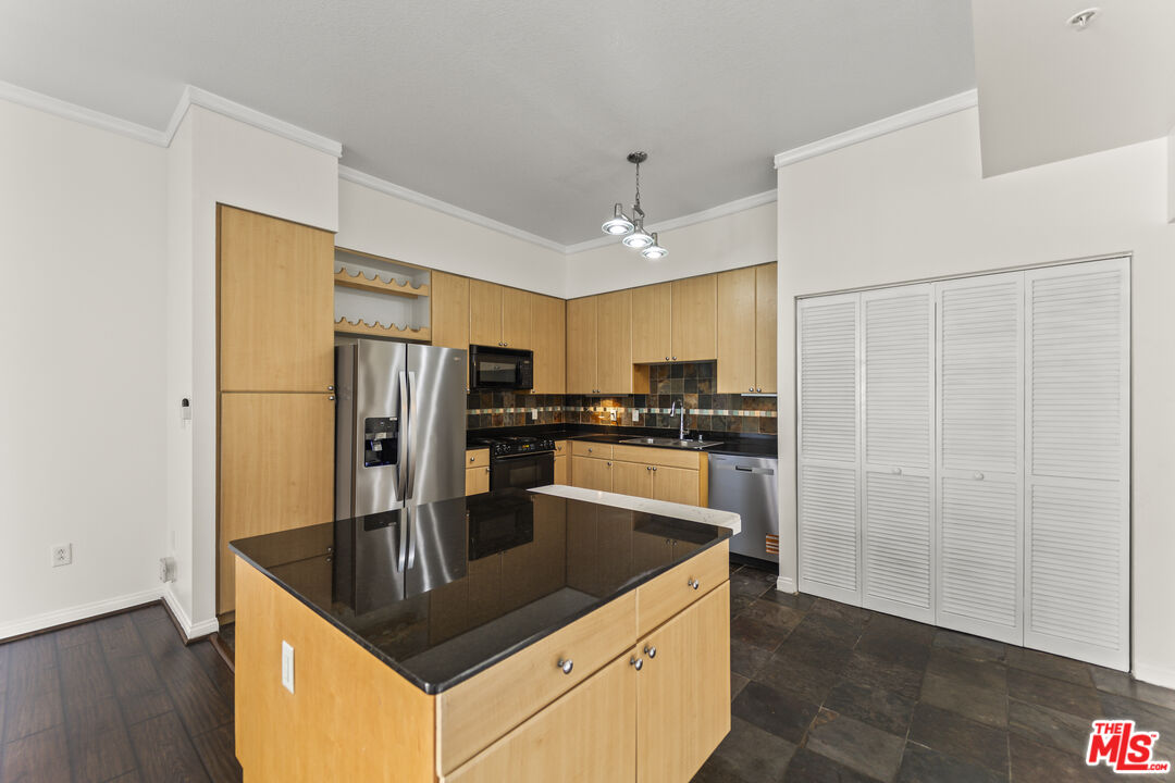 388 E Ocean Blvd Unit: 304