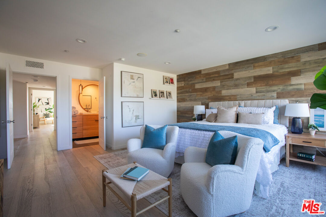 1212 Ocean Park Blvd Unit: 16