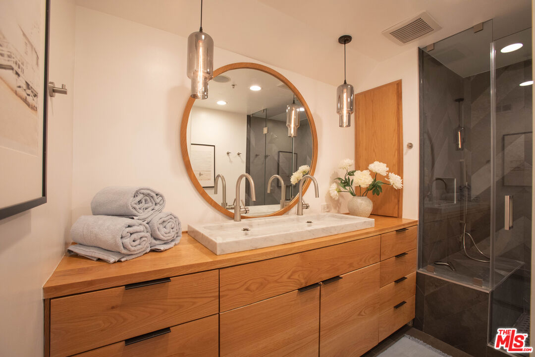 1212 Ocean Park Blvd Unit: 16