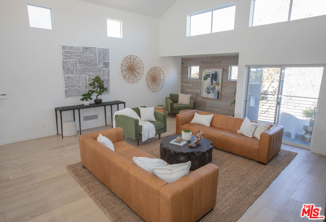 1212 Ocean Park Blvd Unit: 16