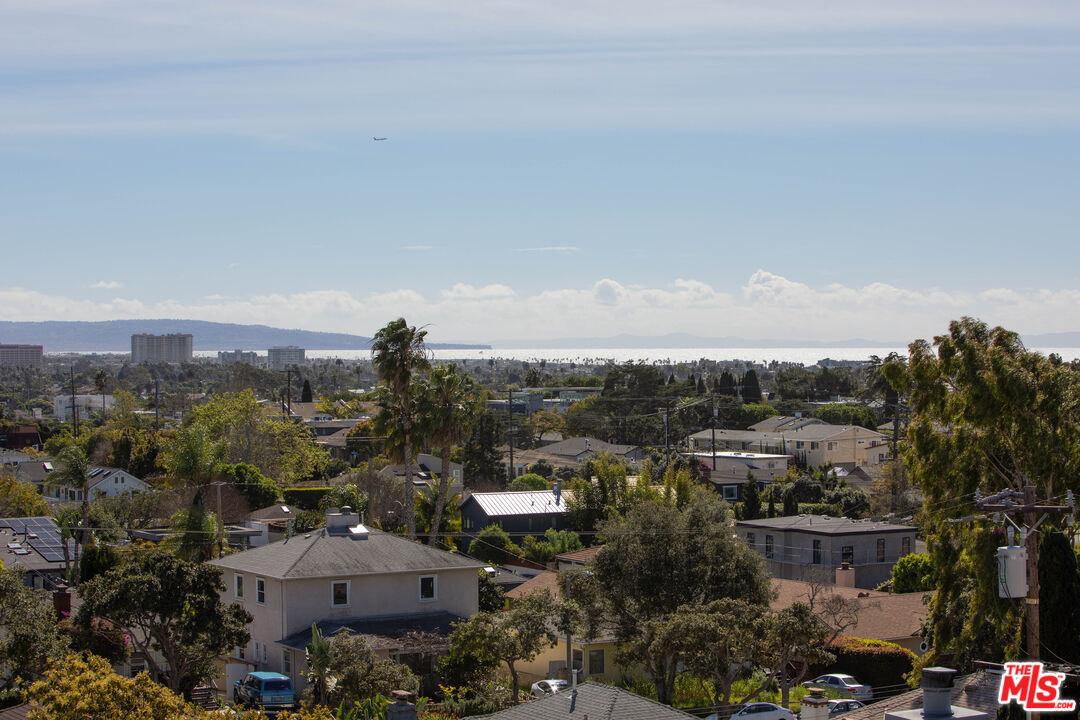 1212 Ocean Park Blvd Unit: 16