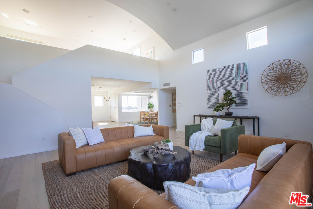 1212 Ocean Park Blvd Unit: 16