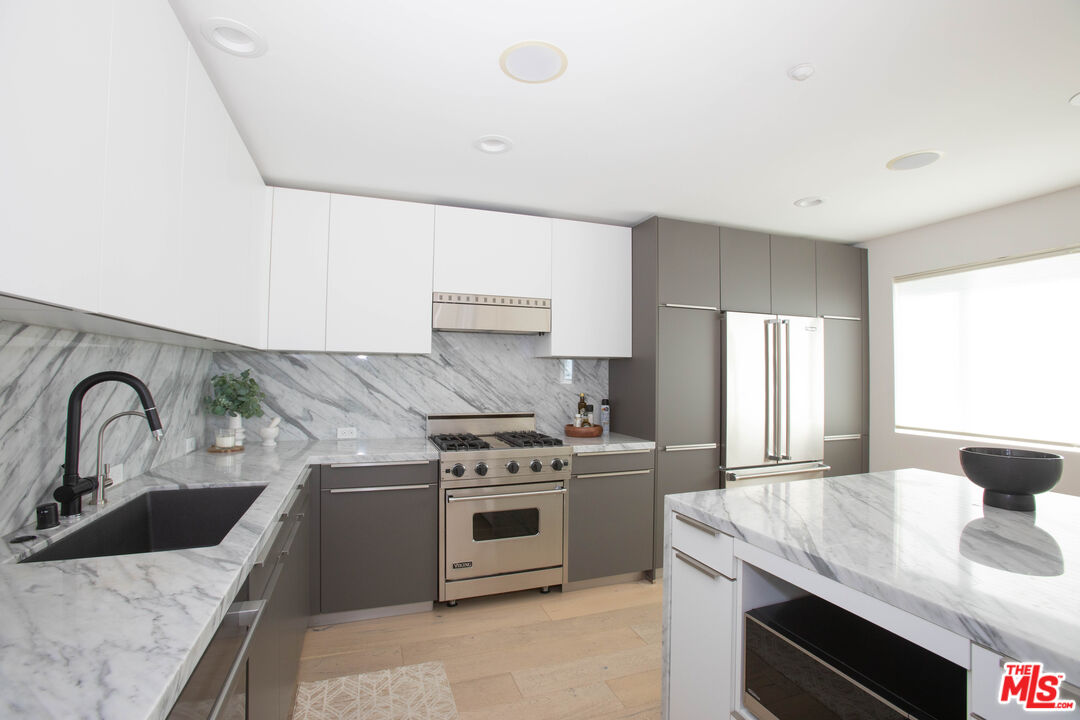 1212 Ocean Park Blvd Unit: 16