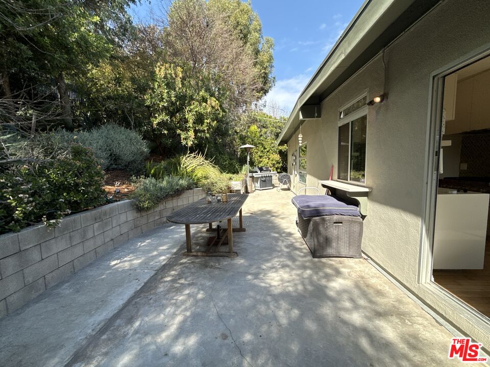 2243 Silver Ridge Ave