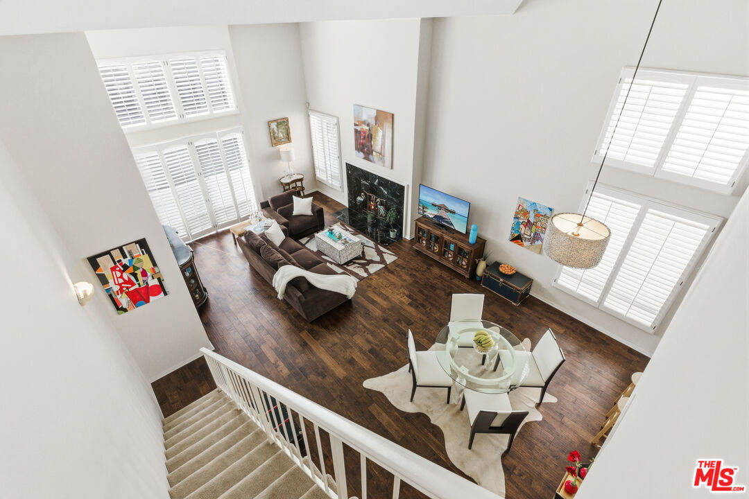 1164 Wellesley Ave Unit: 301