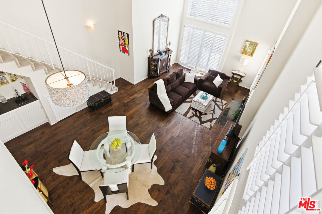 1164 Wellesley Ave Unit: 301