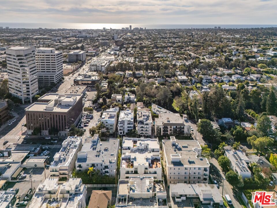 1164 Wellesley Ave Unit: 301