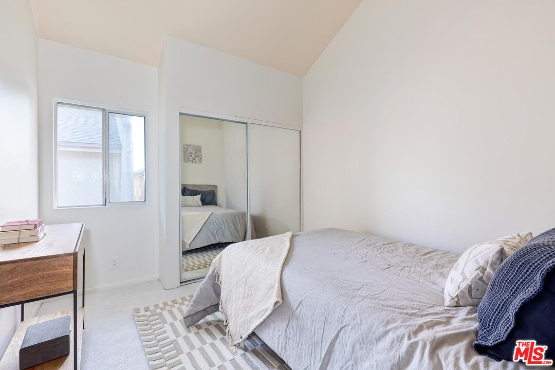 7651 Reseda Blvd Unit: 3T