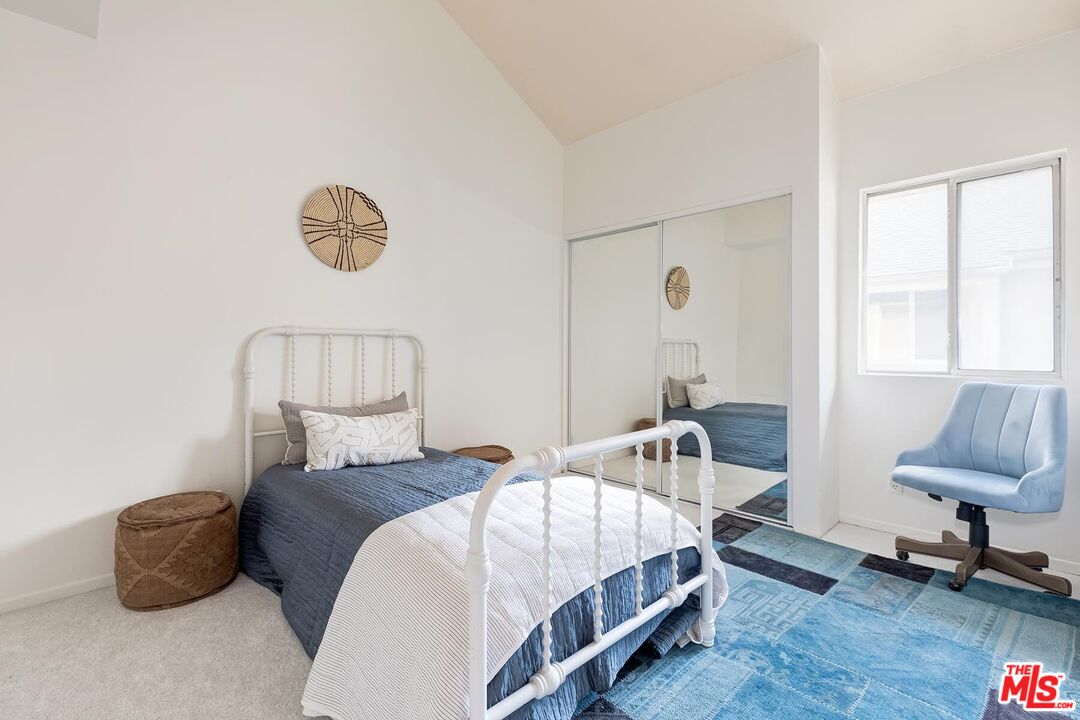 7651 Reseda Blvd Unit: 3T