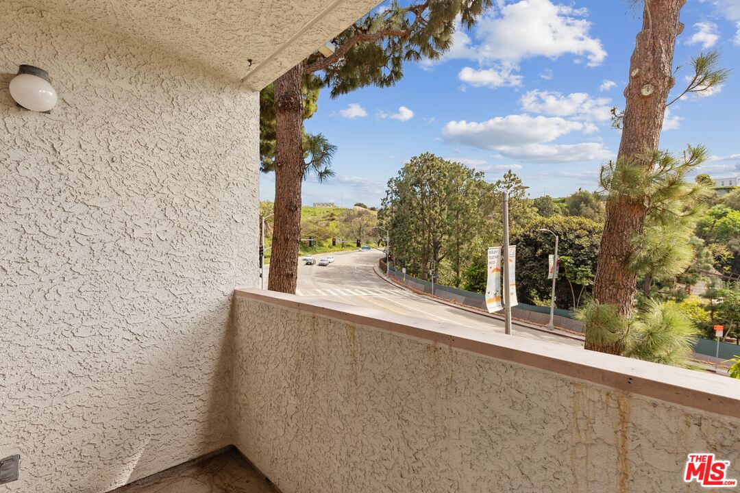 501 Palisades Dr Unit: 219