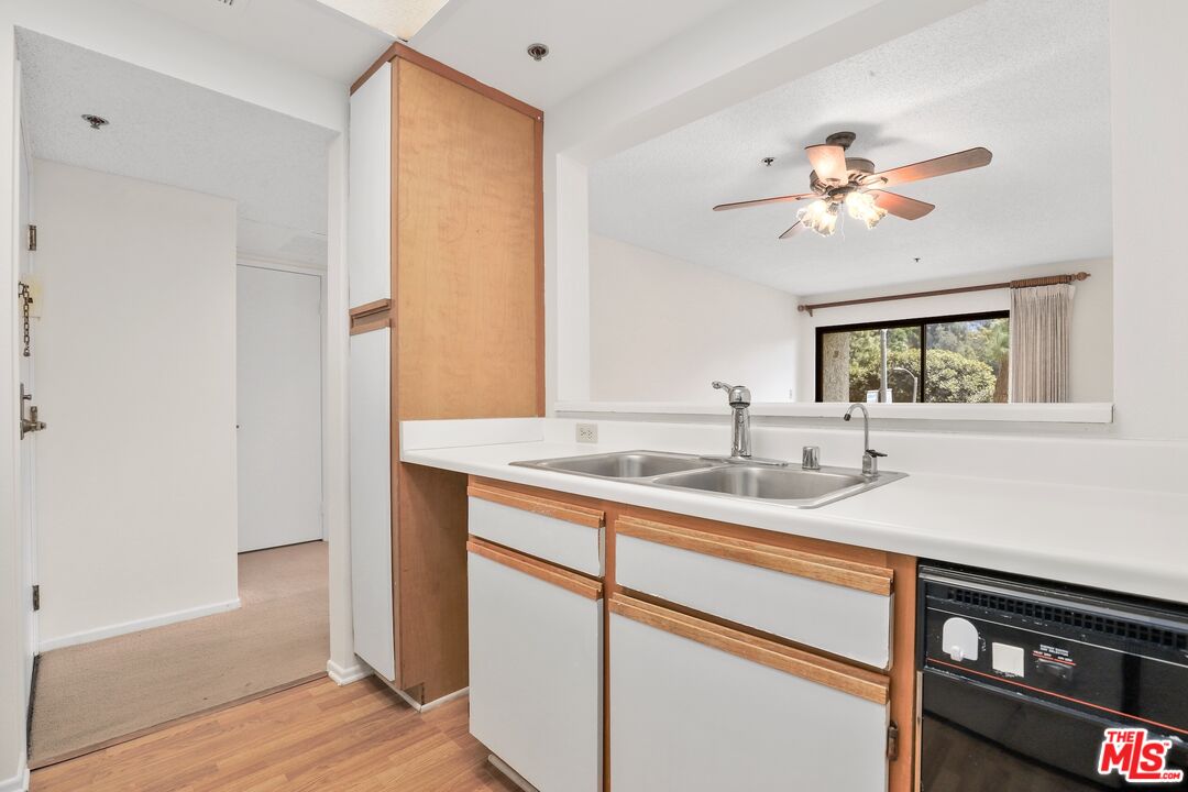 501 Palisades Dr Unit: 219
