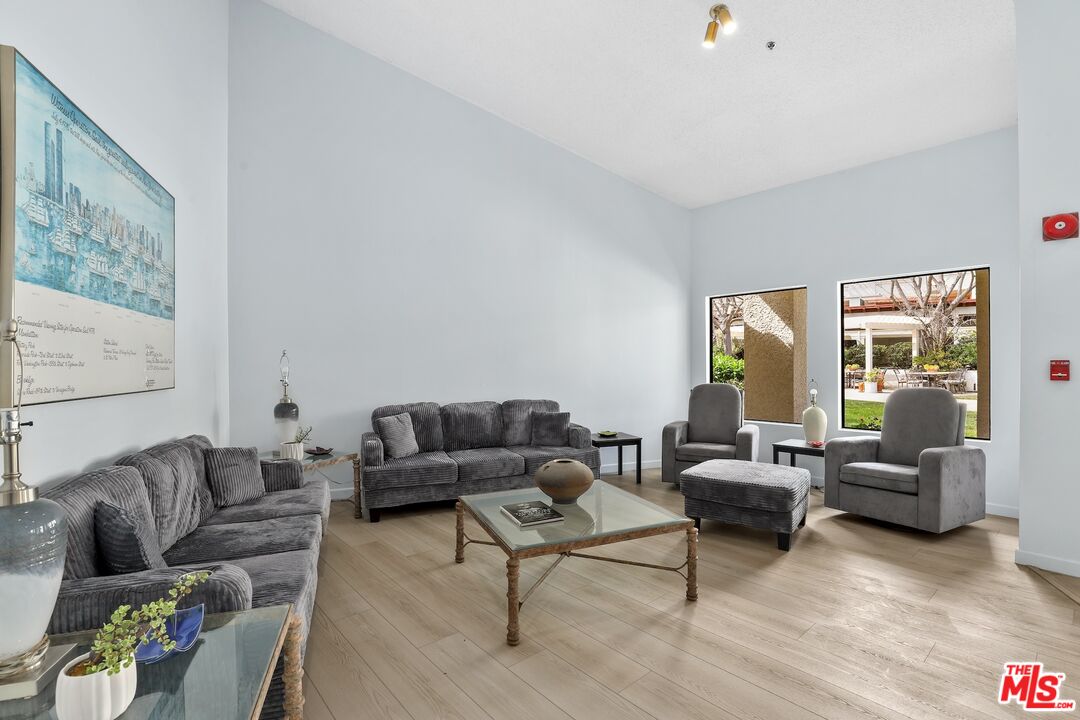 501 Palisades Dr Unit: 219