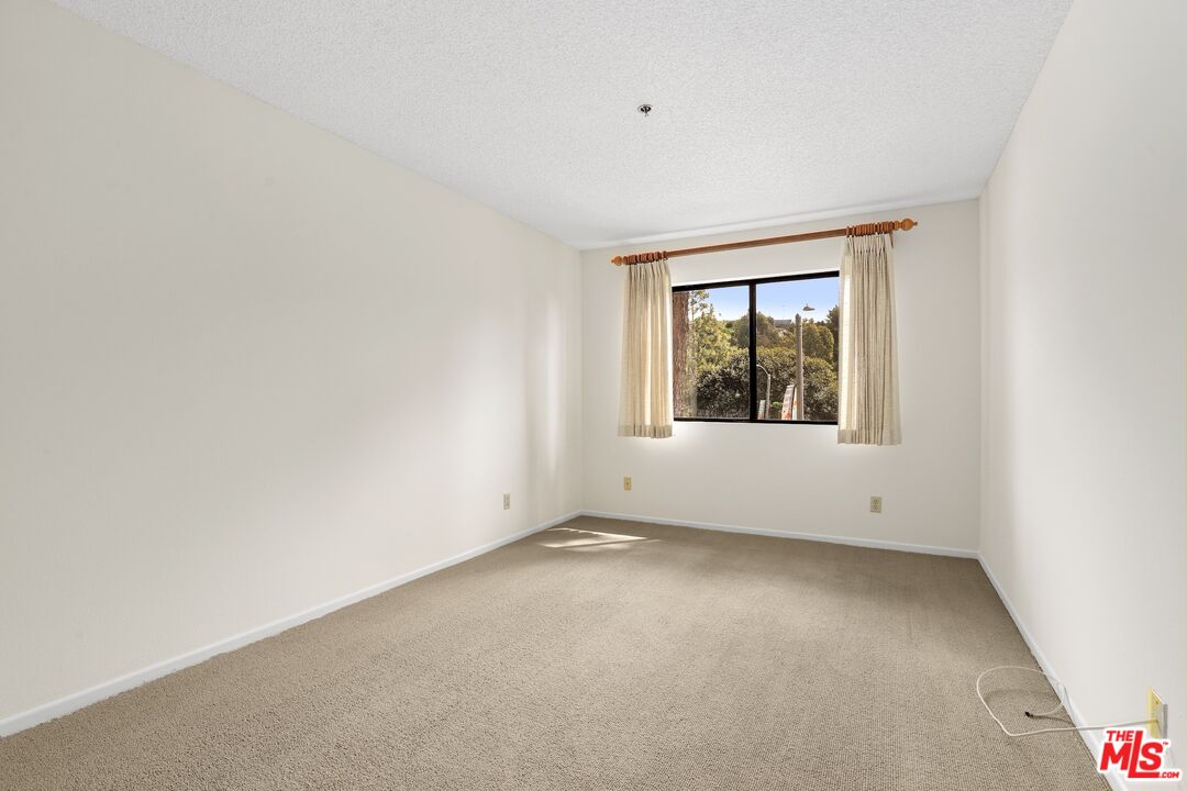501 Palisades Dr Unit: 219