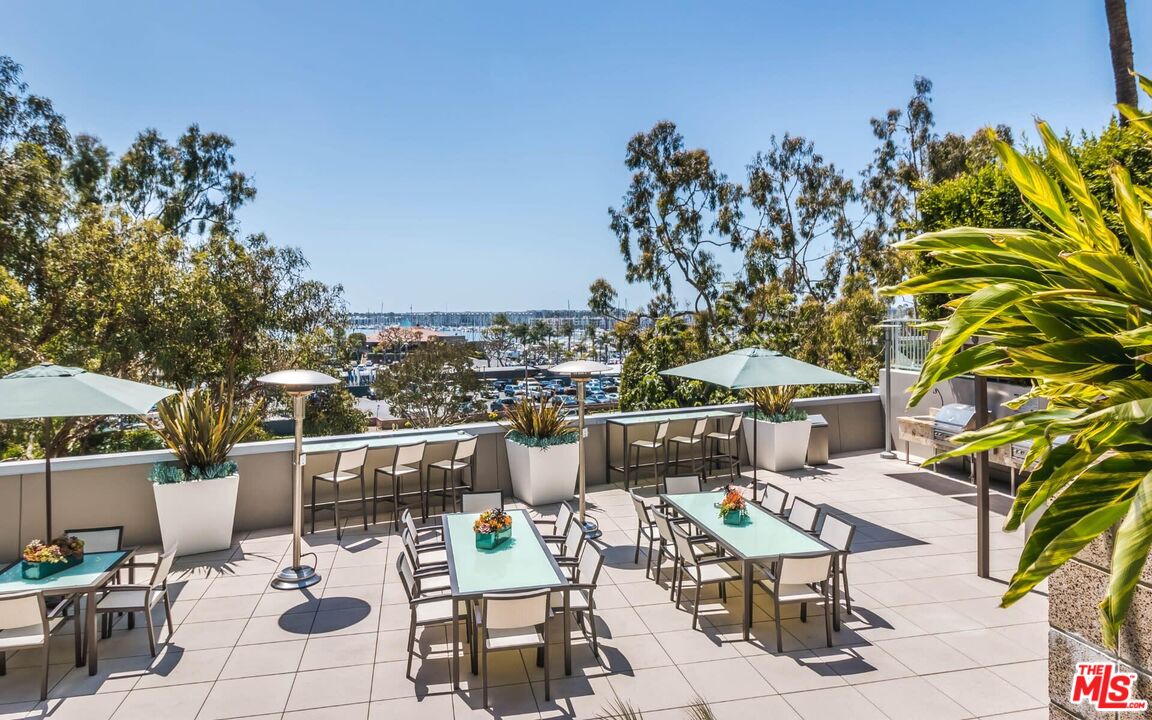 13650 Marina Pointe Dr Unit: 403