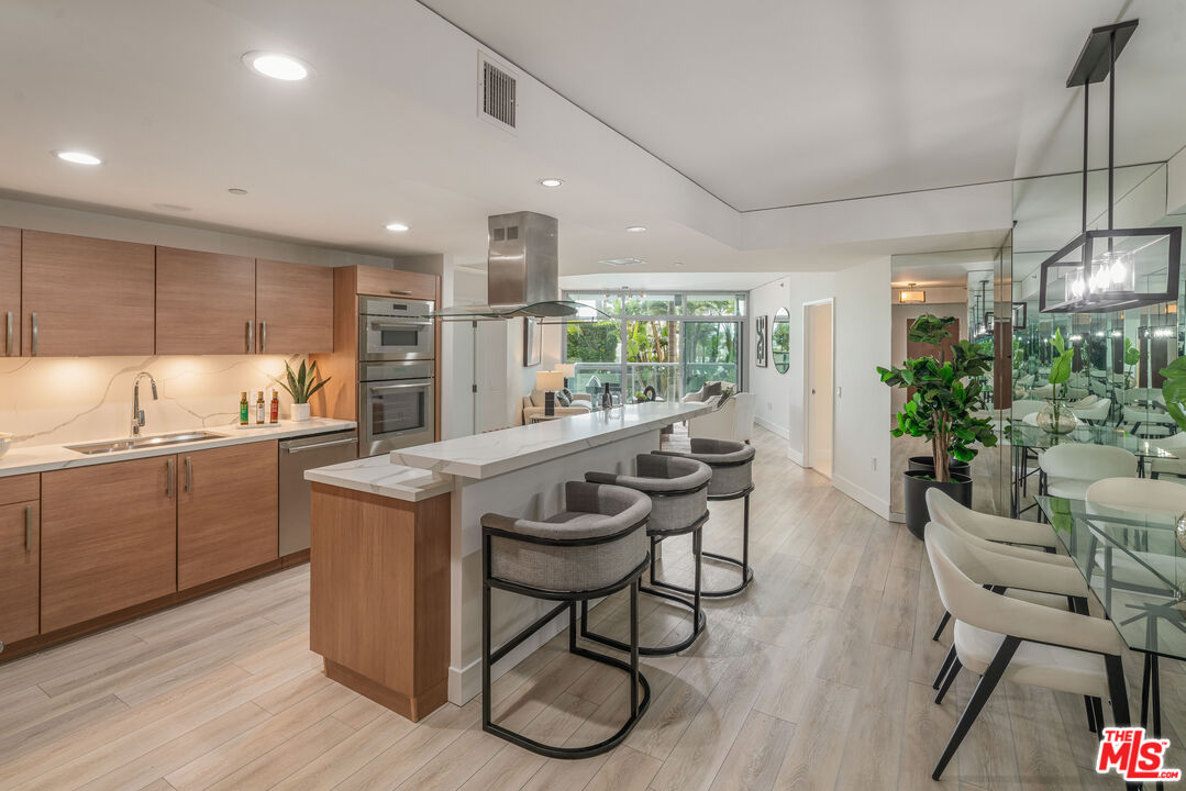 13650 Marina Pointe Dr Unit: 403