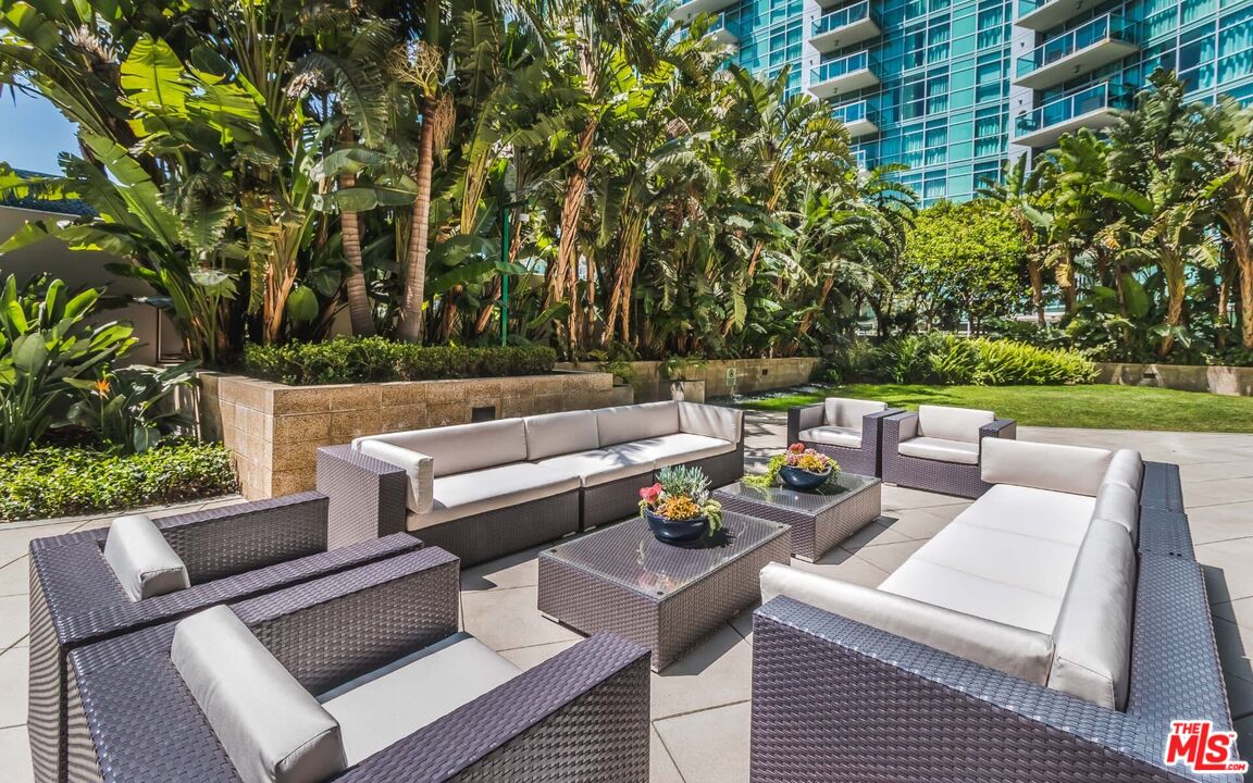 13650 Marina Pointe Dr Unit: 403