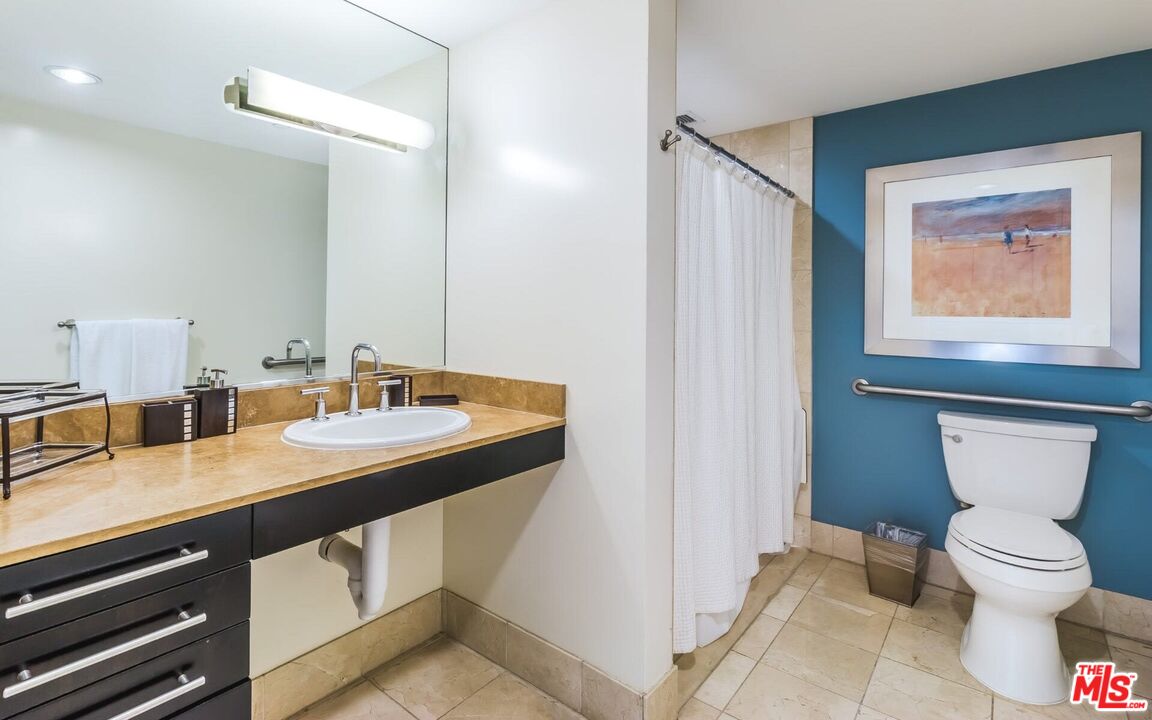 13650 Marina Pointe Dr Unit: 403