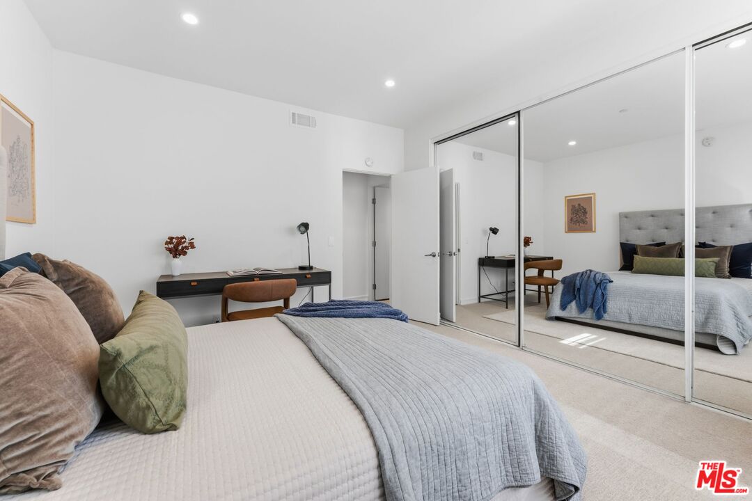 1927 Glendon Ave Unit: 202