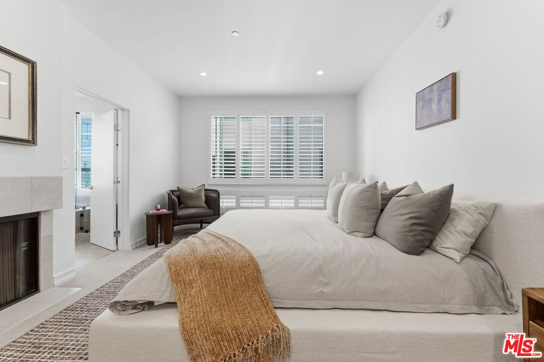 1927 Glendon Ave Unit: 202