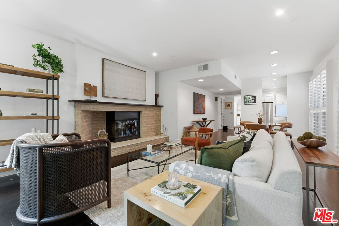 1927 Glendon Ave Unit: 202