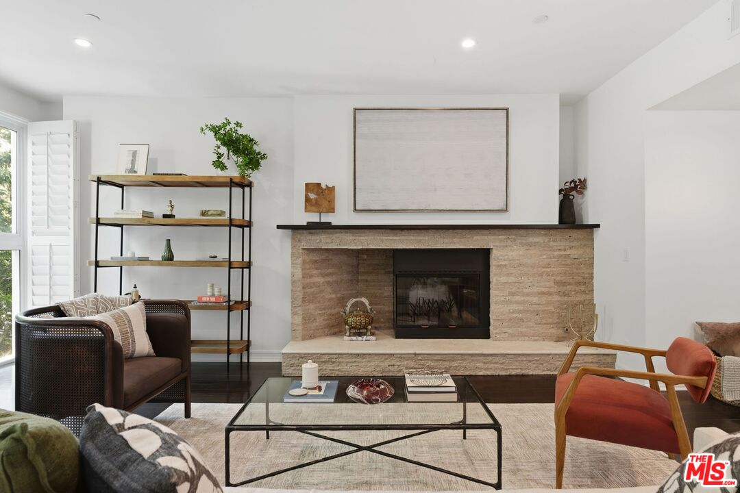 1927 Glendon Ave Unit: 202
