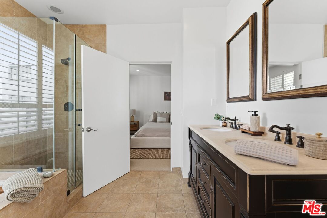 1927 Glendon Ave Unit: 202