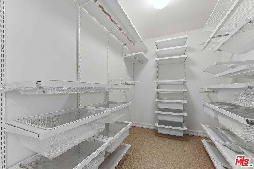 1927 Glendon Ave Unit: 202