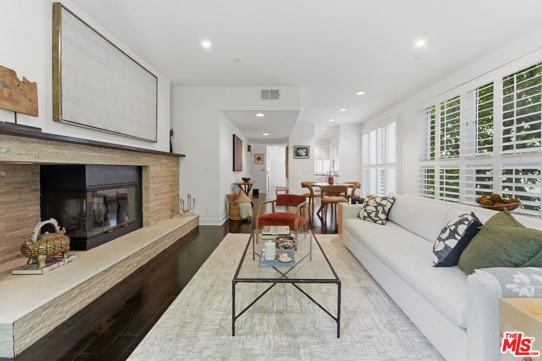 1927 Glendon Ave Unit: 202