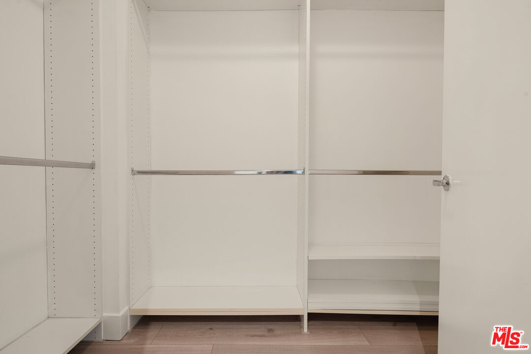 13600 MARINA POINTE DR Unit: 1005