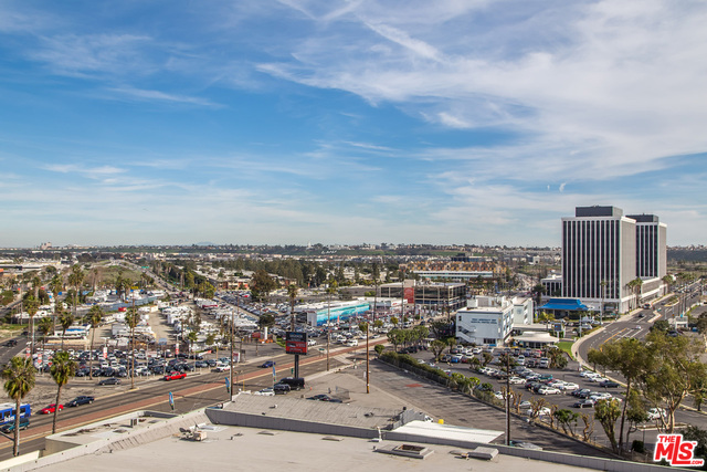 13600 MARINA POINTE DR Unit: 1005