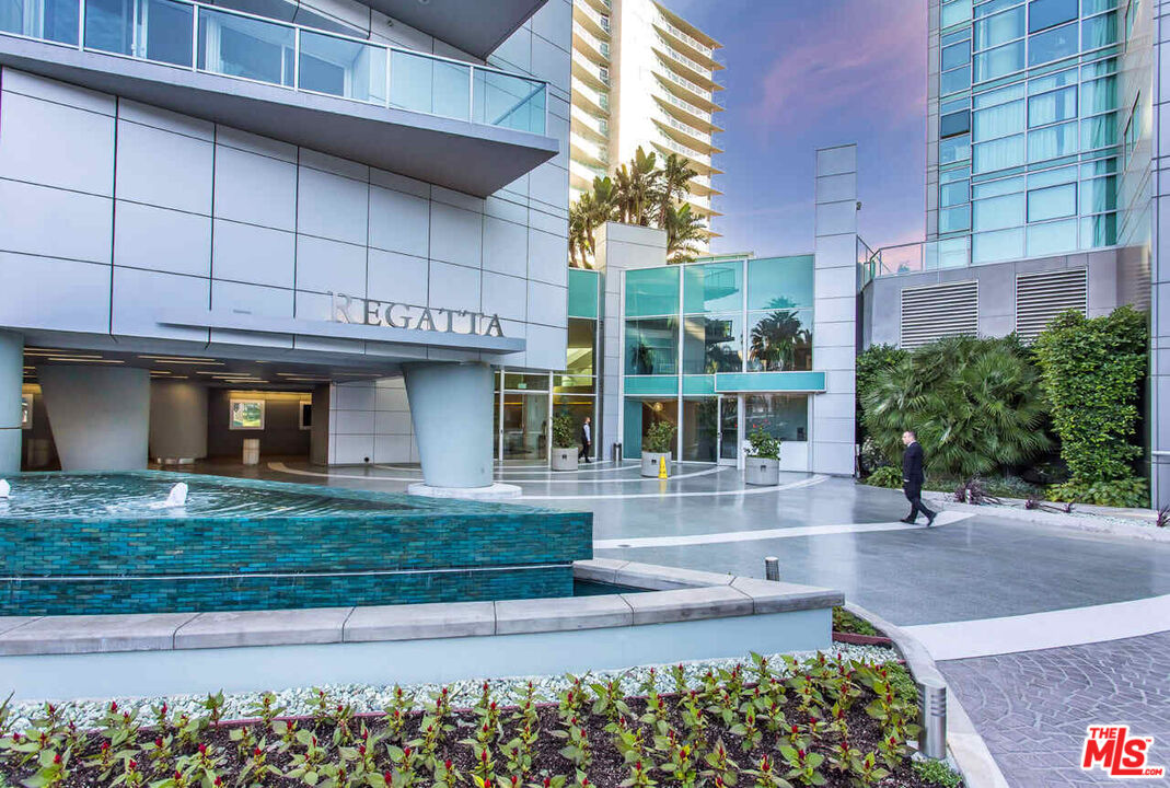 13600 MARINA POINTE DR Unit: 1005