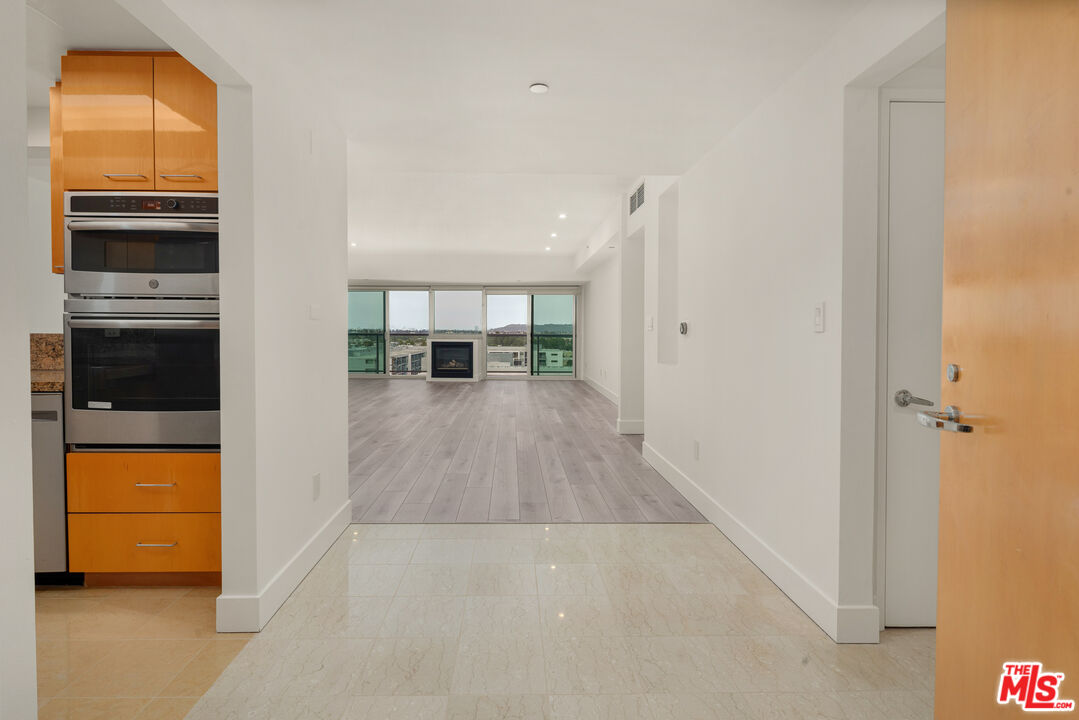 13600 MARINA POINTE DR Unit: 1005