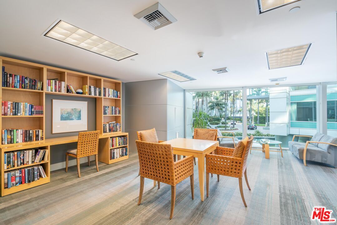 13600 MARINA POINTE DR Unit: 1005