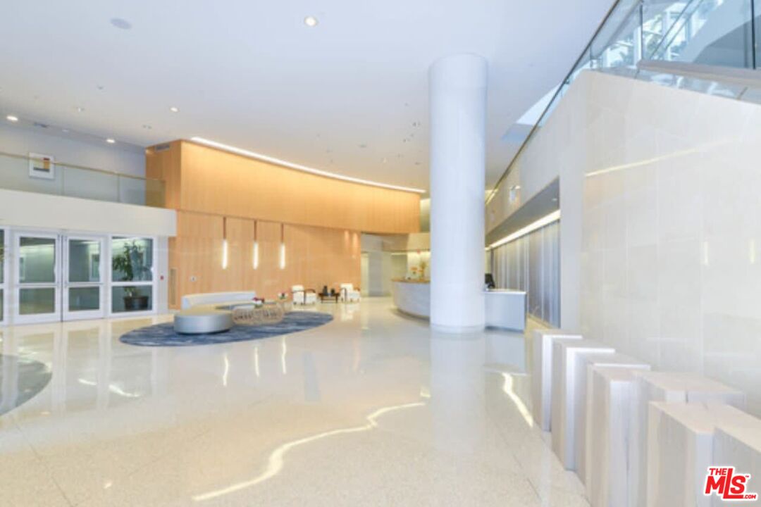 13600 MARINA POINTE DR Unit: 1005