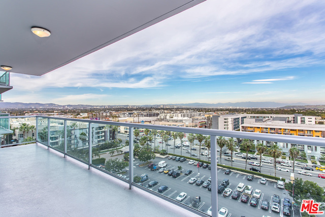 13600 MARINA POINTE DR Unit: 1005